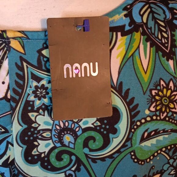 Nanu Paisley V-Neck Top - Picture 4 of 7